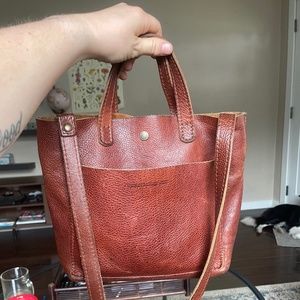 Portland Leather Mini Crossbody in nutmeg ❤️